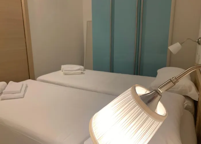 Turquoise & Wood Stylish House 23 * 布多尼